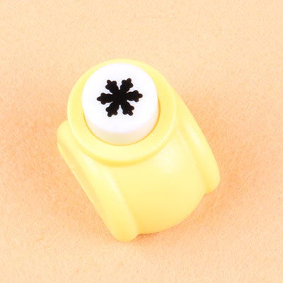 Mini Pappersstans – Skapa Fantasifulla Mönster(6 präglingsverktyg + 2 spetssaxar）