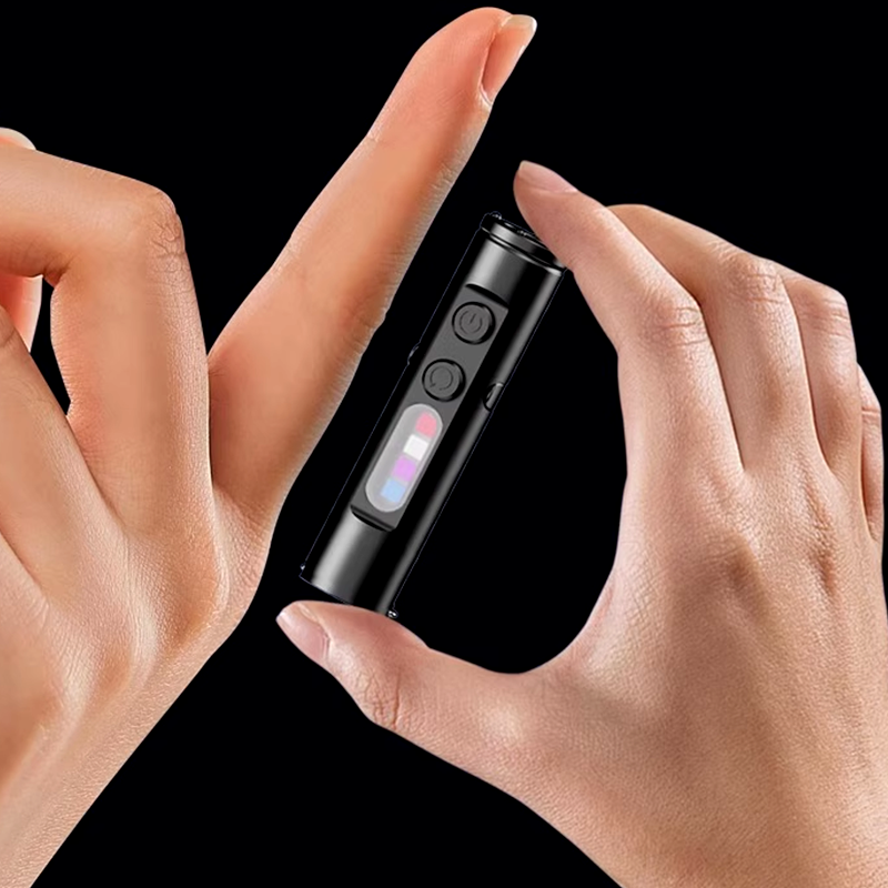 Uppladdningsbar och magnetisk mini nyckelringsficklampa