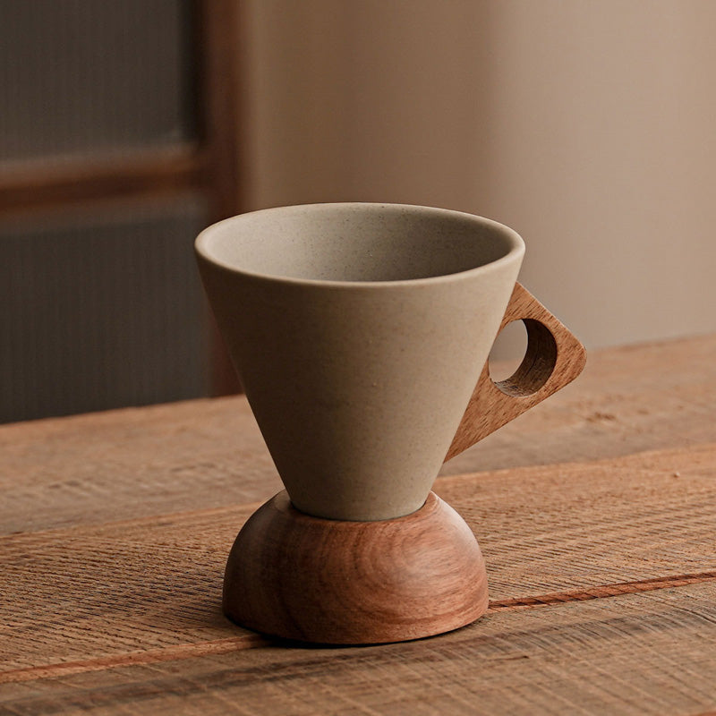 Rustik Kaffekopp i Grovkeramik med Trähandtag